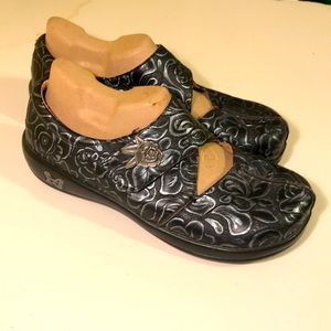 ALEGRIA Women’s Embossed Rose shoes US 10